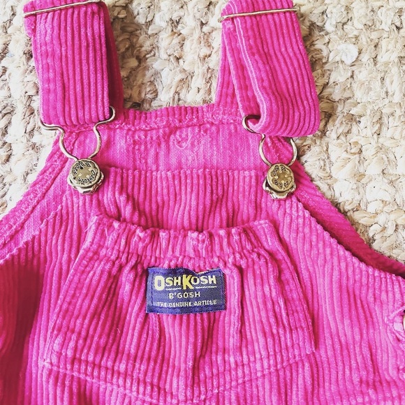 🌸Sold 🌸 vintage oshkosh fuscia corduroy overalls - Picture 5 of 10
